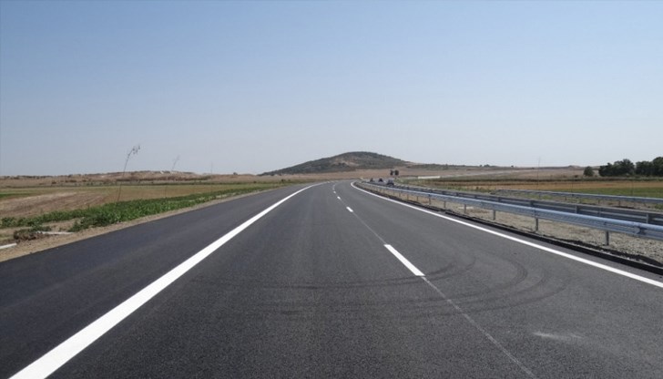 Водачите трябва да спазват ограничението от 50 километра в час в ремонтирания участък