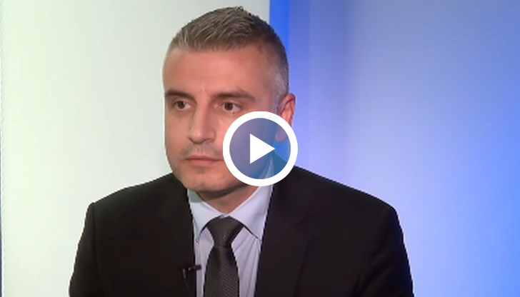 Според депутата от ПП-ДБ мнозинството в парламента се крепи на ДПС