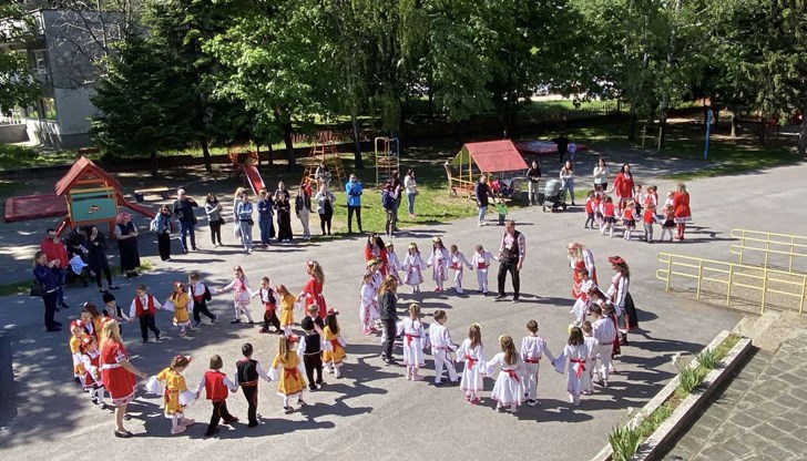 Малките участници пресъздадоха ритуали, свързани с Лазаровден, Цветница и Гергьовден