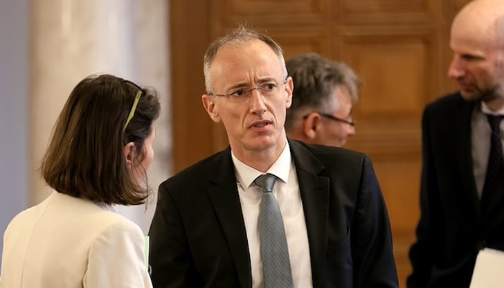 Образователният министър отбеляза, че българските ученици имат по-дълги летни и по-къси сезонни ваканции в сравнение с другите страни Образователният министър отбеляза, че българските ученици имат по-дълги летни и по-къси сезонни ваканции в сравнение с другите страни