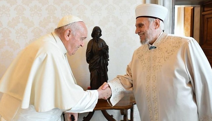 Мюсюлманското изповедание в България  изрази съболезнования за кончината на потифика