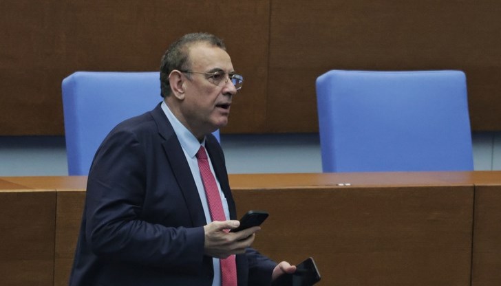 Извънредно заседание решава съдбата на кабинет "Желязков" Извънредно заседание решава съдбата на кабинет "Желязков"