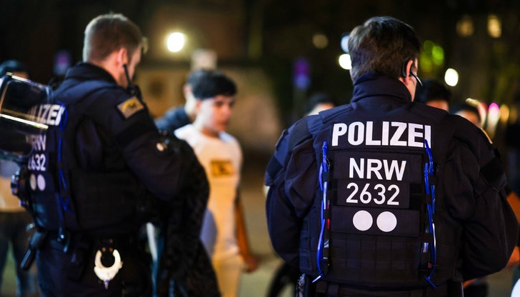 Полицията откри ампули с рицин и аконитин на тавана в дома на родителите му