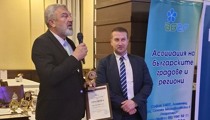 Областният управител на Русе получи награда възобновяването на влака „Синият Дунав" и ремонта на Дунав мост