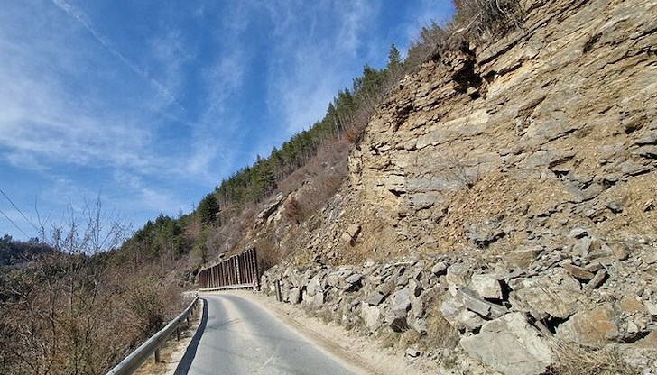 Шофьорите трябва да се движат с повишено внимание по няколко рискови участъка