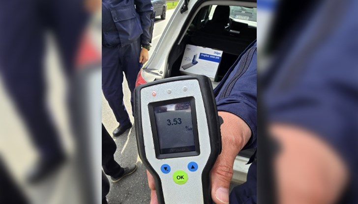 Мъжът е задържан след сигнал на граждани, установено е, че не притежава свидетелство за управление Мъжът е задържан след сигнал на граждани, установено е, че не притежава свидетелство за управление