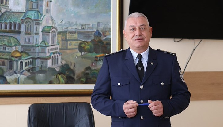 Полицаи в цивилни коли ще дебнат за нарушители