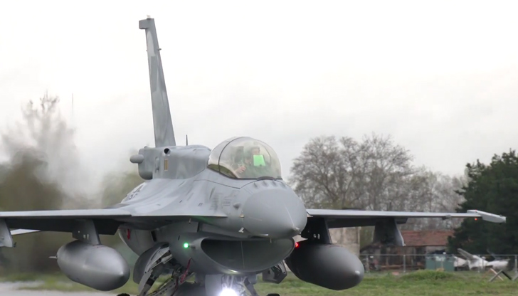 Атанас Запрянов: Антиамериканската пропаганда разпространява слухове за изтребителитеДнес от Съединените