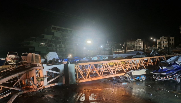 Пороен дъжд и силен вятър причиниха инцидента в крайморския градСилна