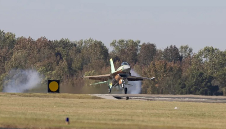 България посрещна първия си F-16 Block 70 на родна земяДнес