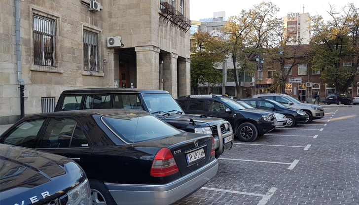 ГЕРБ искат освобождаване от такси за паркиране на съда и