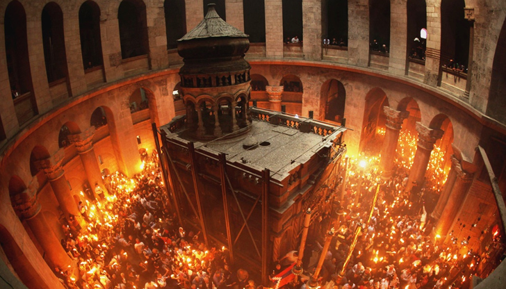 Феноменът продължава да предизвиква както дълбока вяра, така и сериозен