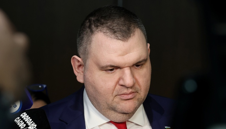 Пеевски застава зад управляващите при условие за ефективностДелян Пеевски, председател