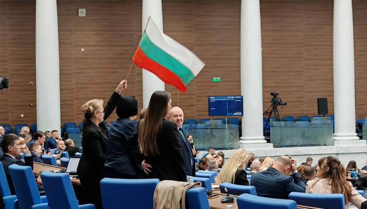 Лидерът на партията твърди, че повече от месец нямат достъп