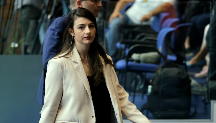 Еврозоната е по-важна от вота на недоверие, категорична е БориславоваЛена