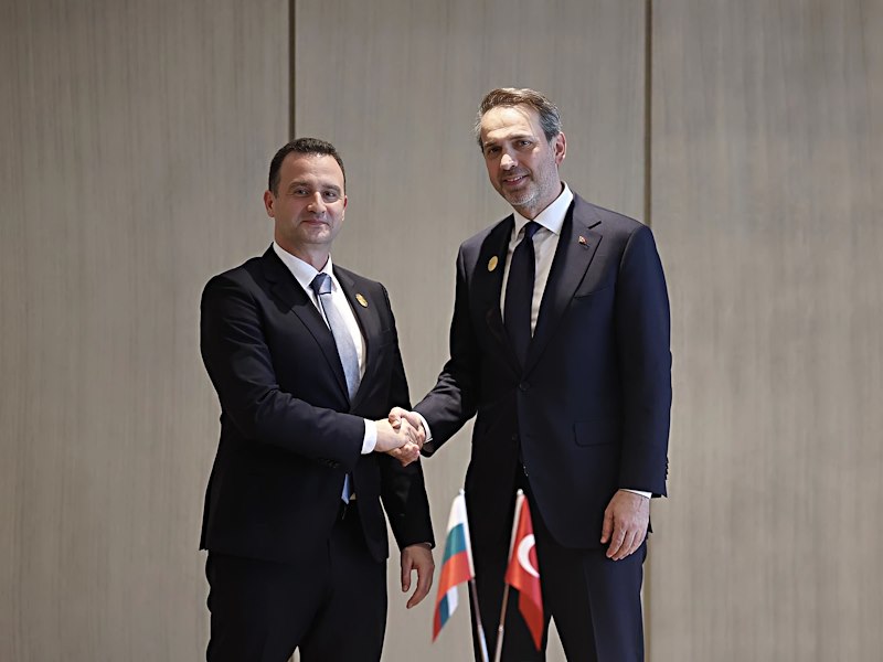 Станков и Байрактар се договориха до 2 май да бъдат