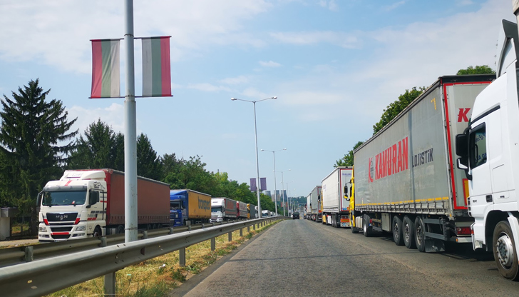 Българските превозвачи плащат над 25 000 лева годишно само за