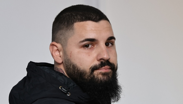 Обвиняемият за нападение над Дебора Михайлов напуска ареста срещу 25