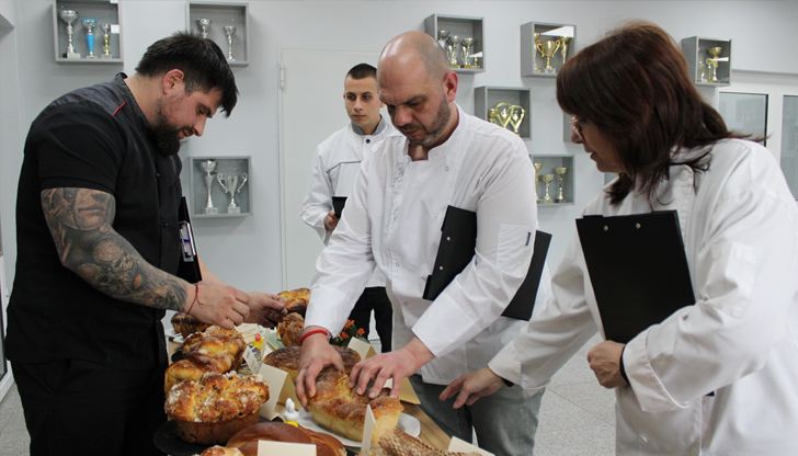 Бъдещи готвачи от ПГ по туризъм Иван П. Павлов показаха