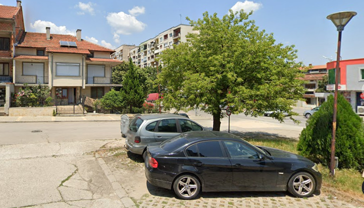 Сблъсъкът е станал с лек автомобил при завой на кръстовище13-годишно