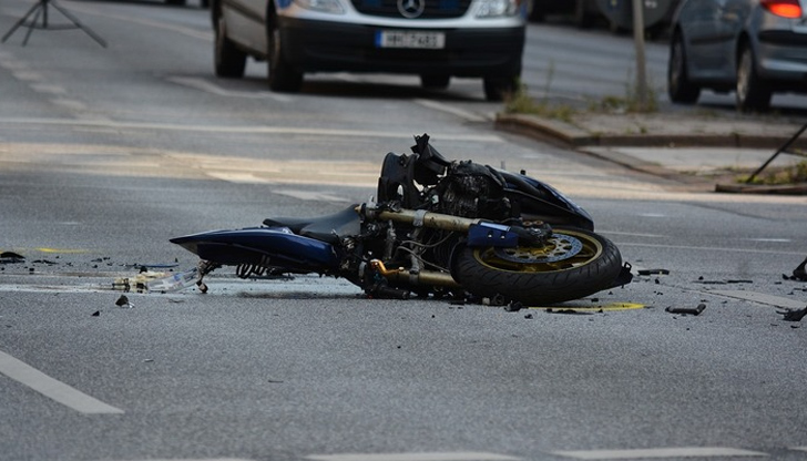 Разследват се причините за тежкия инцидентДраматични часове за 18-годишен ученик