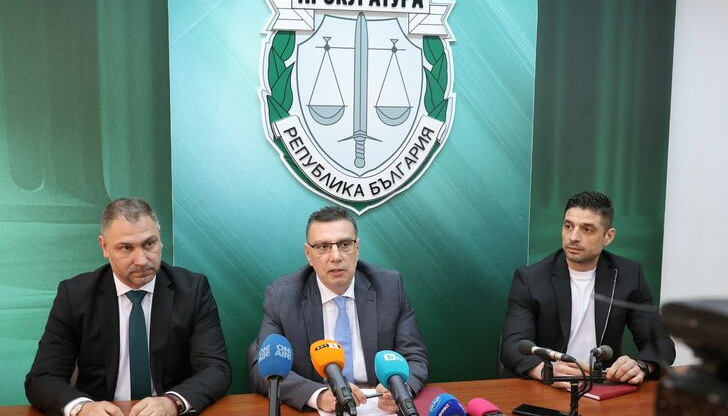 Двама поляци са арестувани в момент на производство, други двама