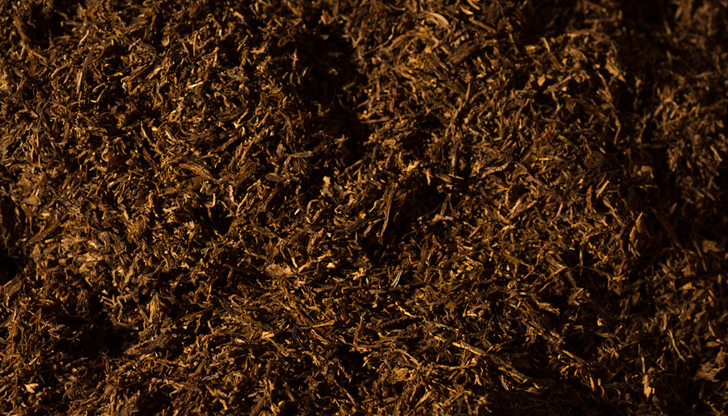 Акцизната стока е иззета от служителите на митницатаДвама възрастни мъже