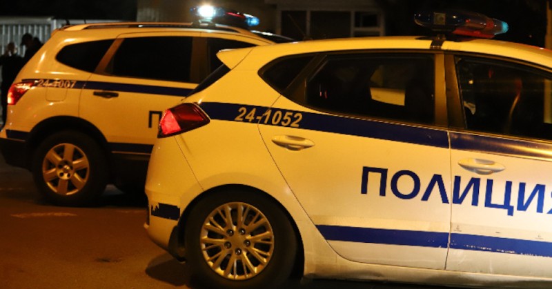 Младежът е обиколил квартал Здравец преследван от четири патрулки, преди