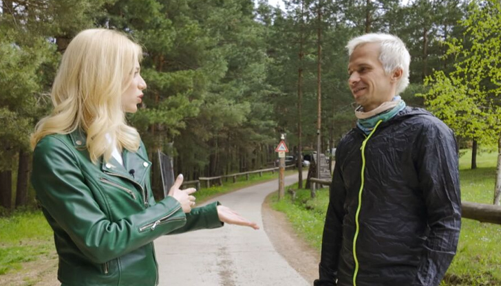 Популярният водещ споделя за новия си живот в Годеч, семейните