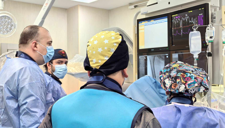 Съвместна операция на д-р Иван Мартинов и италианския специалист проф.