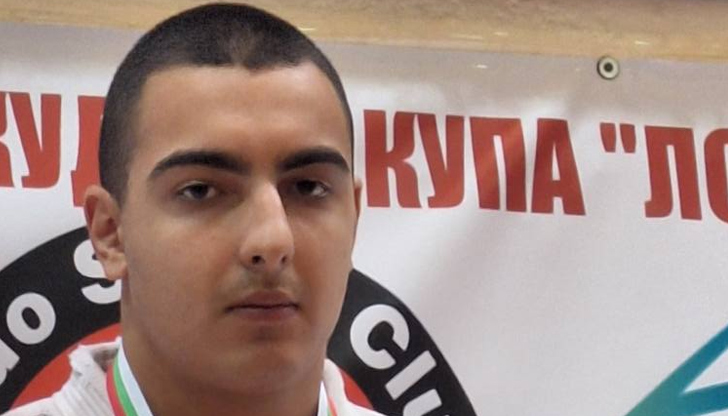 Симеон Симонов заминава за КипърРусенският състезател Симеон Симеонов ще представя