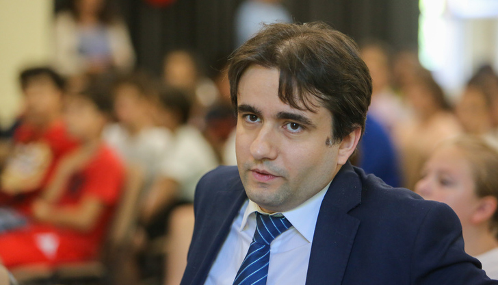 Google и Facebook ни следят повече от ЕСДепутатът от ПП-ДБ