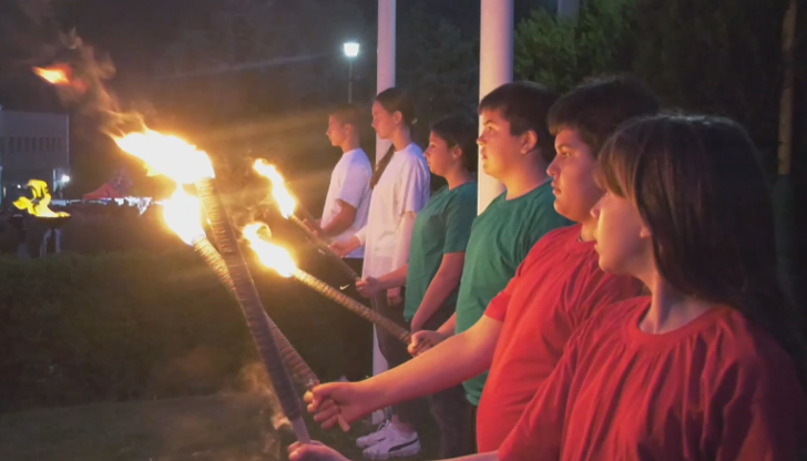 Със заря-проверка и преклонение пред героите, местните и гости от