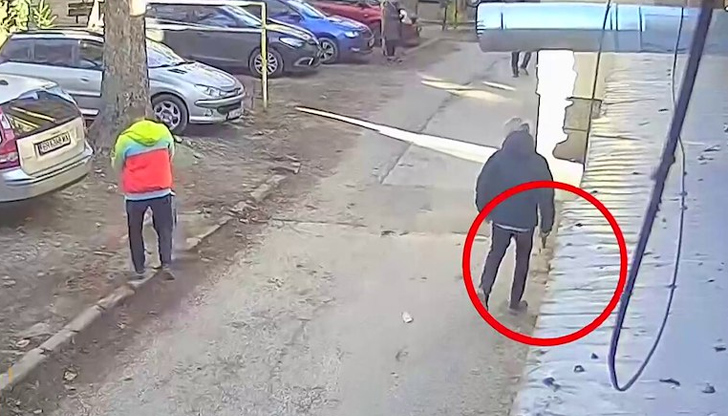 Служители на реда прикриват роднина след въоръжена заплаха на пътяДраматичен