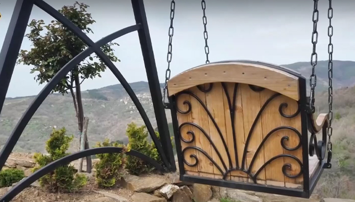 Долене въвежда ограничения за туристи след наплив от посетители, които