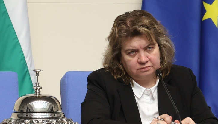 20 минути словесна престрелка за изслушване на Данаил Митов за