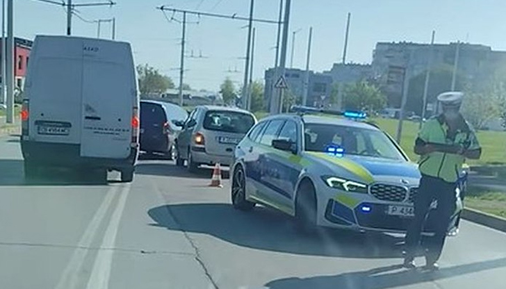 Пешеходката е транспортирана в болница със съмнение за счупен кракИнцидент