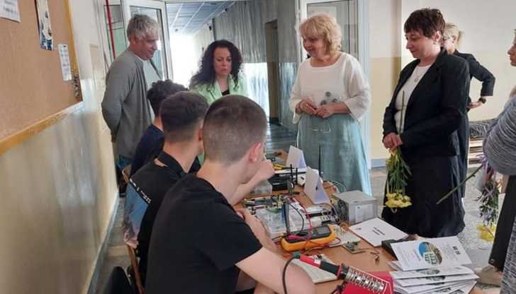 Специалността ще се предлага в дуална форма на обучениеПГЕЕ Апостол