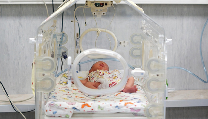 Бременните от Перник скоро ще трябва да раждат в София