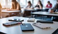 ЕС обсъжда забрана на смартфони в училищата
