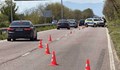 Моторист е с опасност за живота след сблъсък с автомобил на Подбалканския път