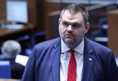 Лидерът на ДПС – Ново начало поздрави учители и културни