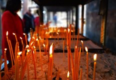 Вярващите отправят молитви за духовно и физическо изцеление на този