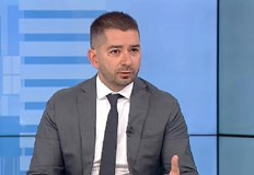 Слави Василев Референдумът не е противоконституционенРеферендумът за въвеждане на еврото