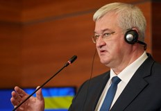 Външният министър на Украйна очерта червените линии за преговори докато