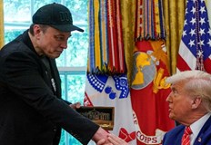 Бившият ръководител на Министерството на правителствената ефективност получи златен ключ