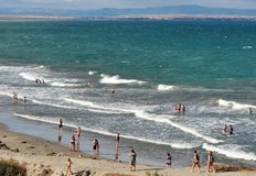 Замърсяването обхваща близо 3 километрова зона в която вече има плажуващиТревожна