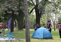 Студенти представиха сюжетни спортни игри и скаутски дейности в двора