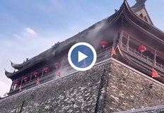 Историческата Барабанна кула във Фънян пострада сериозно при инцидент заснет