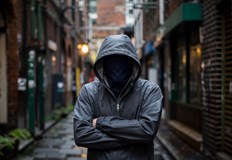 Неграмотността и насилието сред младежките банди контрастират с ценностите на